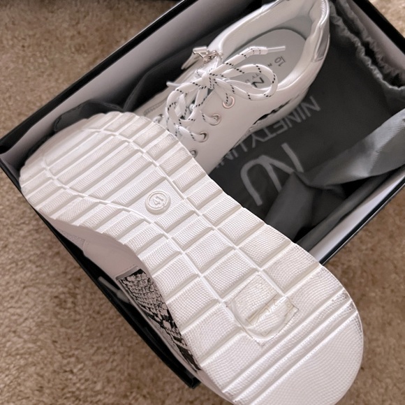 NINETY UNION SPARKLE SILVER WEDGE SNEAKER ATHLETIC SHOE Like new - Picture 5 of 14